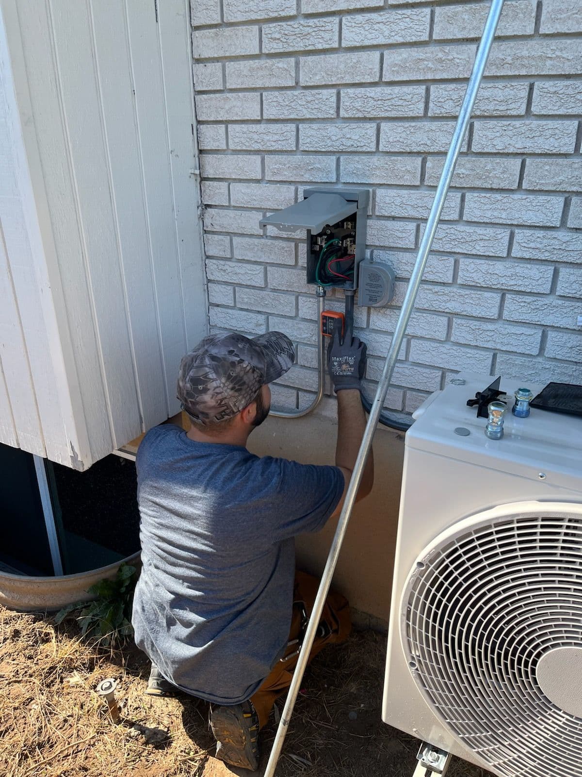 Project Efficient Power Solutions by Cool Hand Electrical image